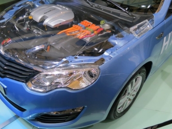 CASTROL ĐANG LÀM GÌ ĐỂ KHIẾN CHO XE ĐIỆN VÀ XE HYBRID VẬN HÀNH HIỆU QUẢ HƠN?
